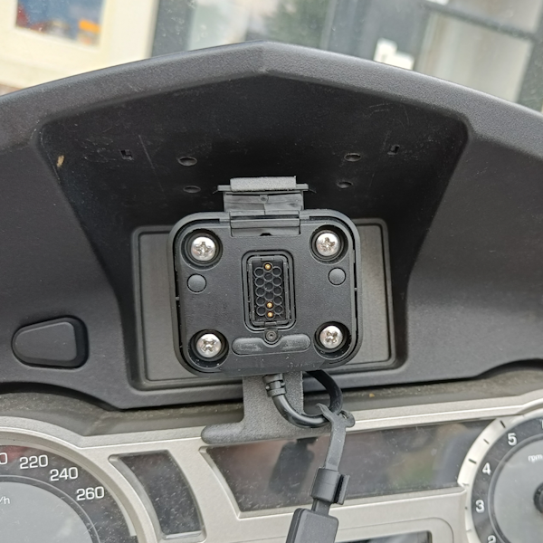 Waypoint BMW adapter zumo XT2-XT3-Tread 2 K1600 met slot